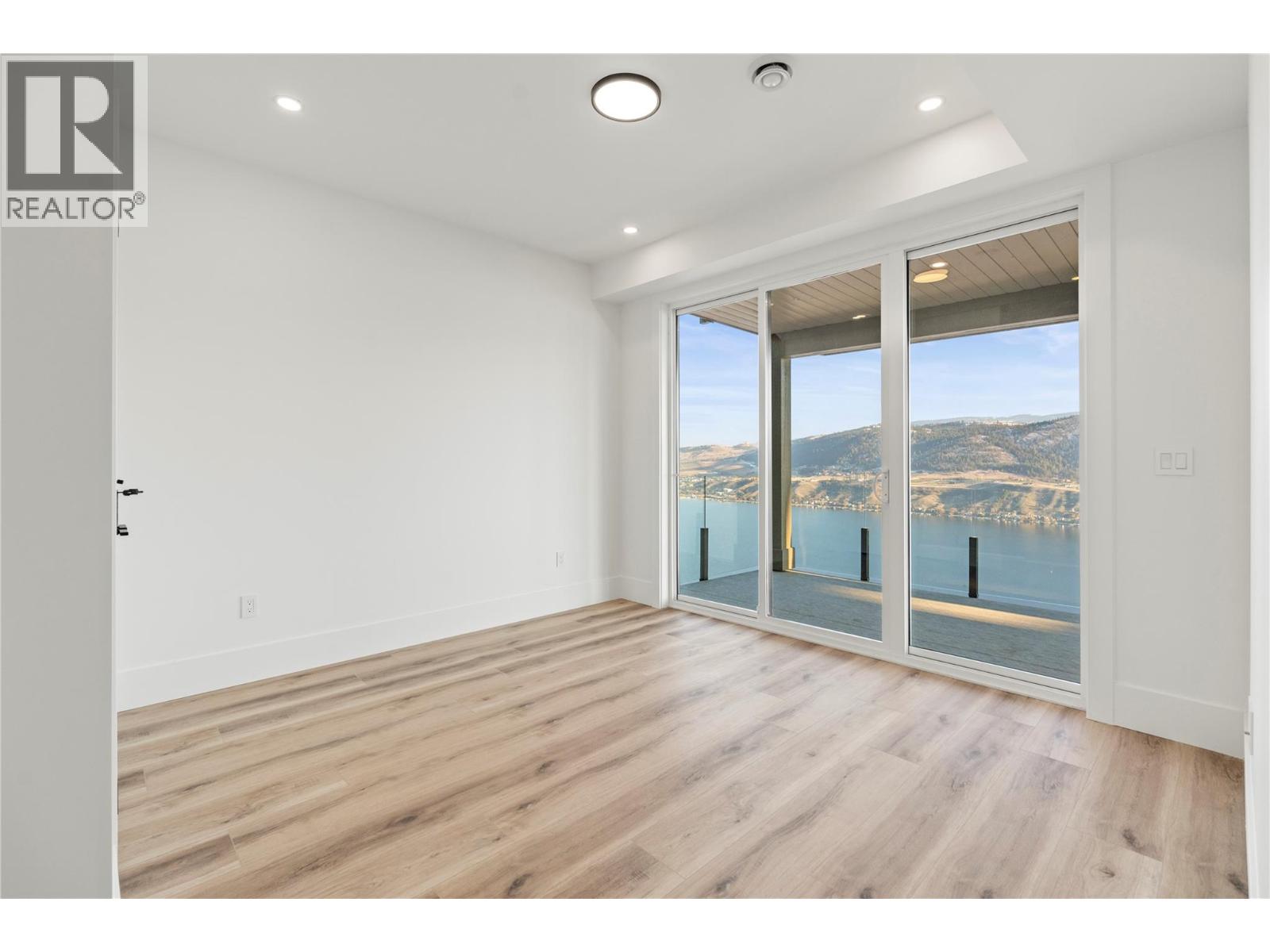 8948 Tavistock Road - 39
