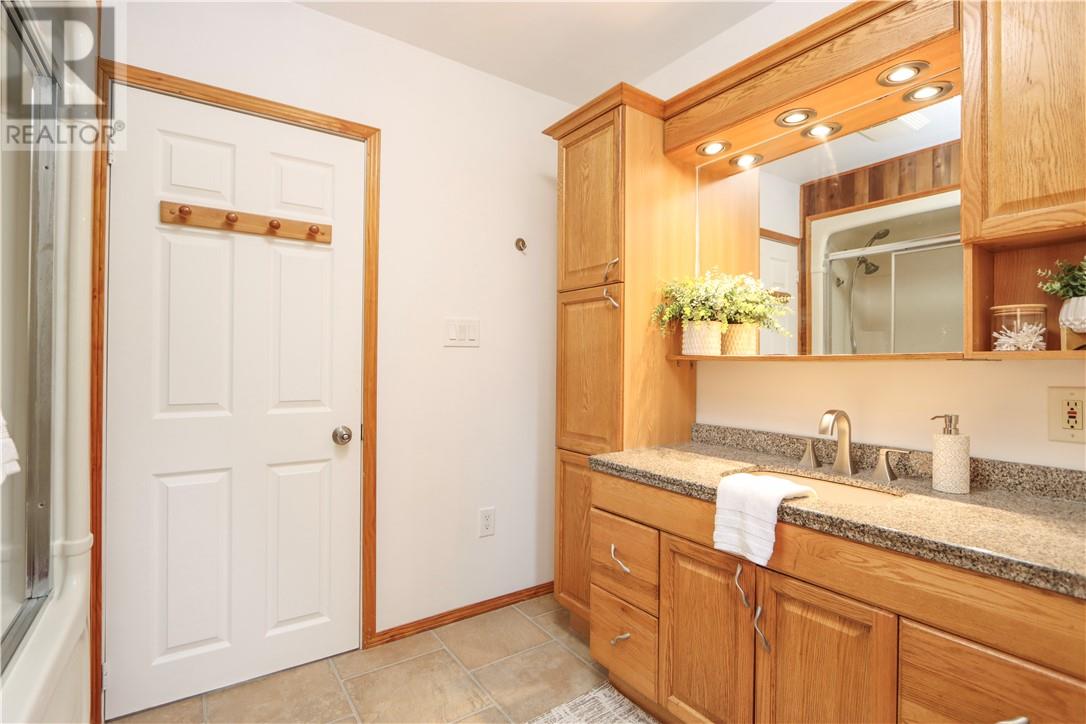 38 Gill Avenue - 21
