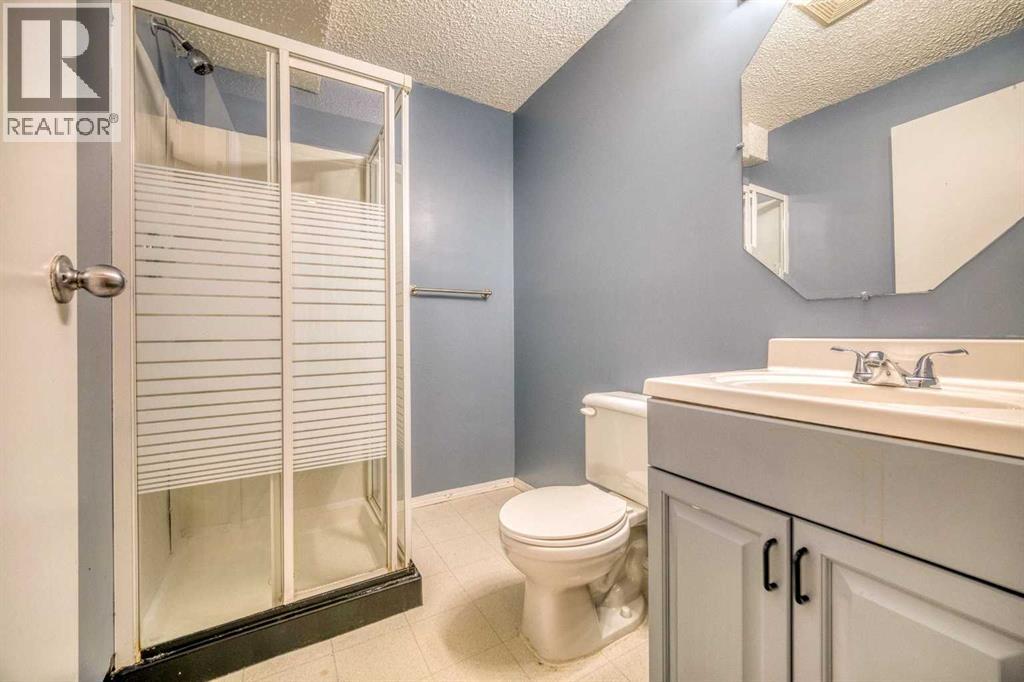 81 Prestwick Avenue SE - 33