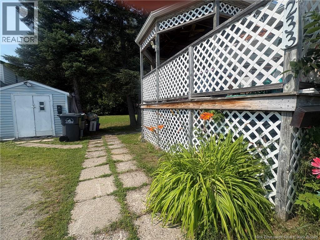 233 KING GEORGE - 13