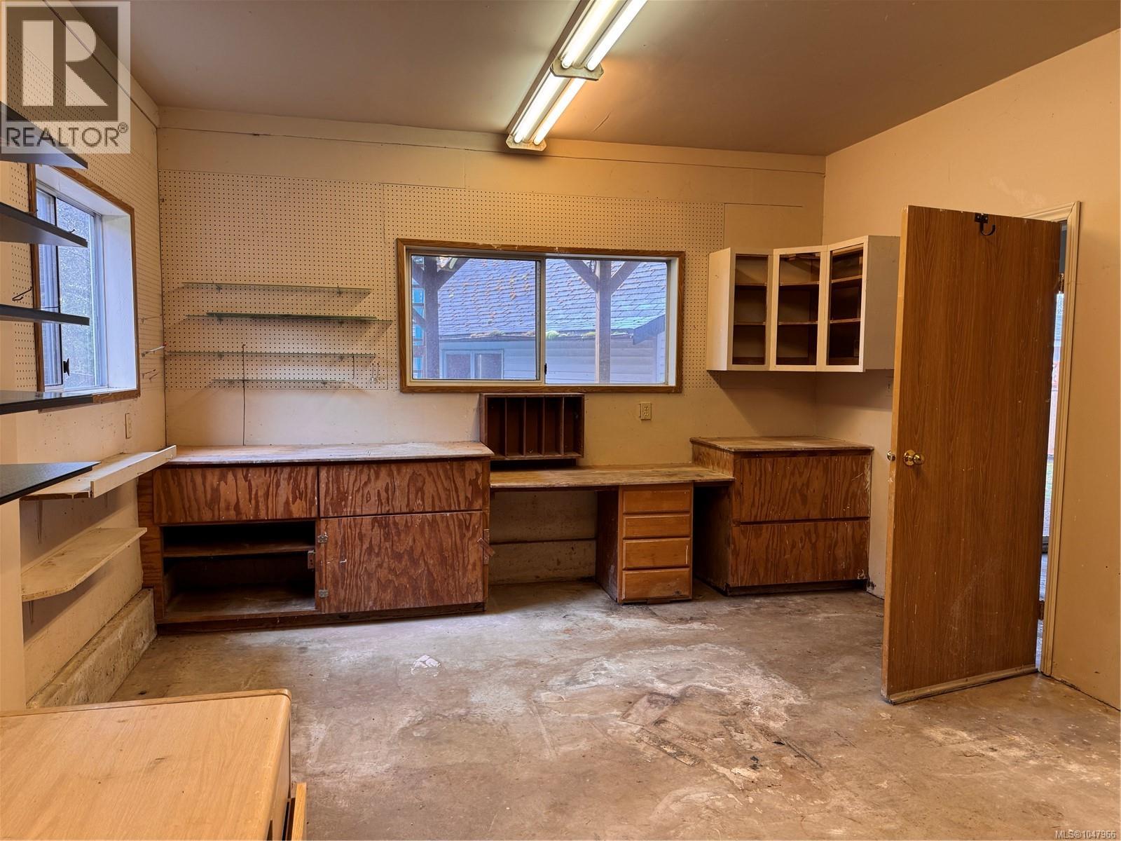 349 Rockland Rd - Image 9