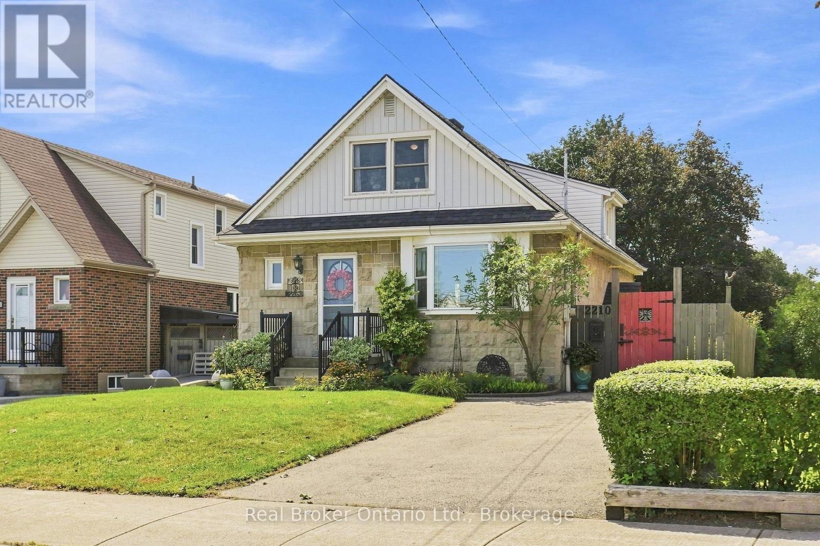 2210 KING STREET E - 1