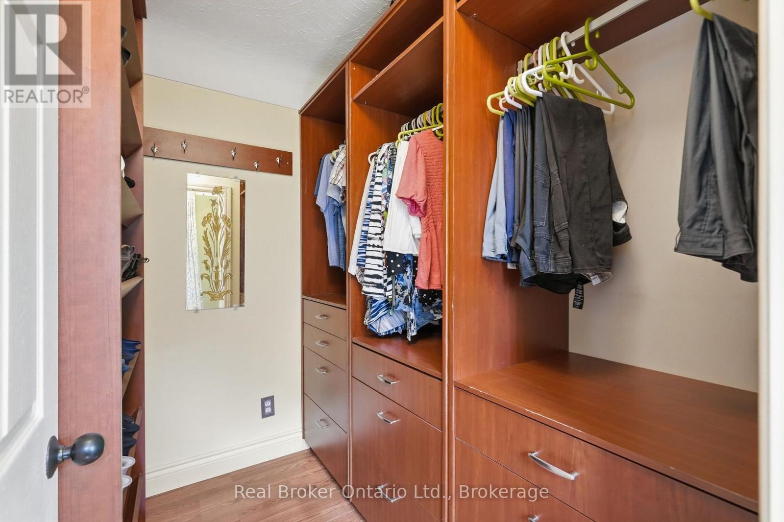 2210 KING STREET E - Image 16