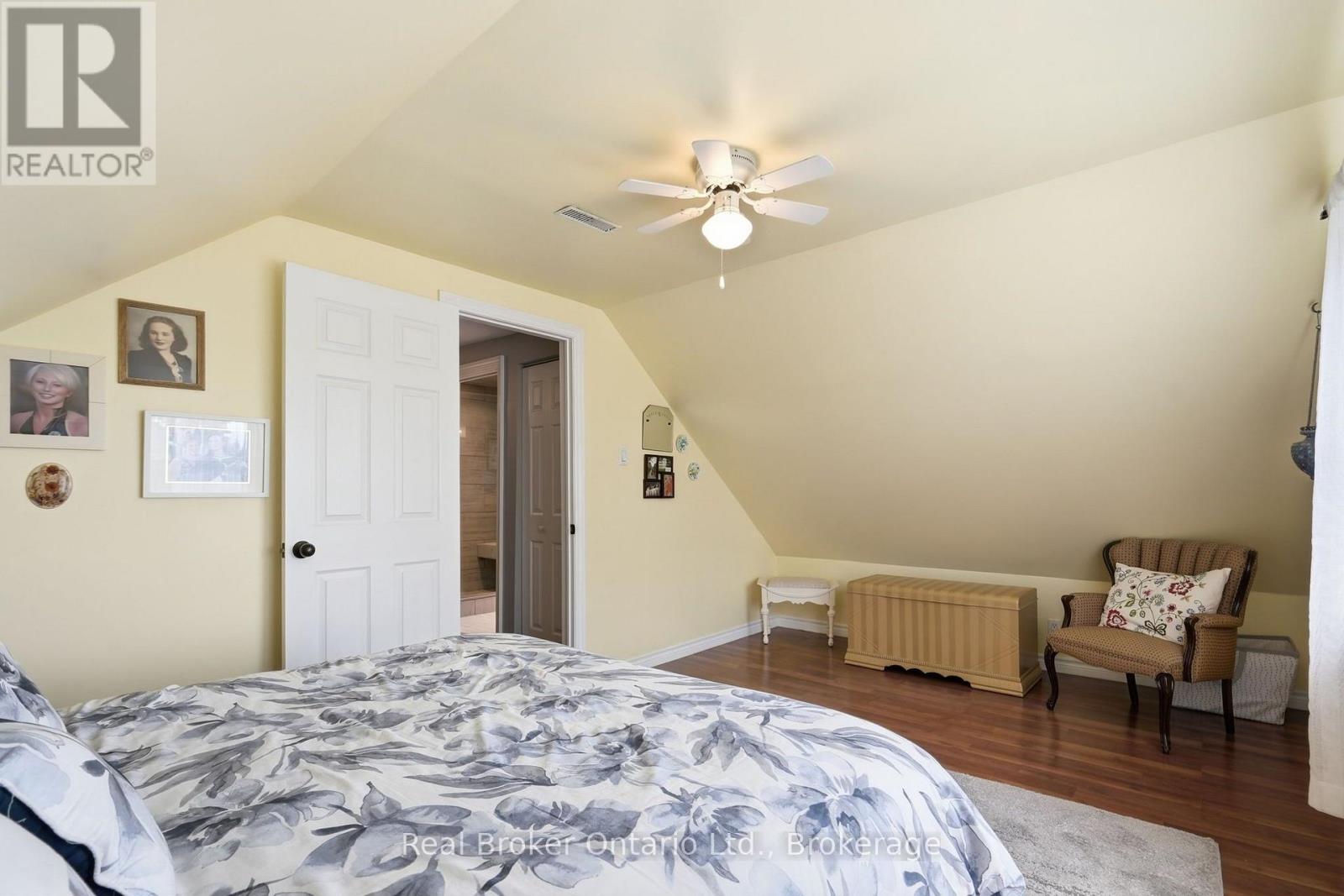 2210 KING STREET E - 22