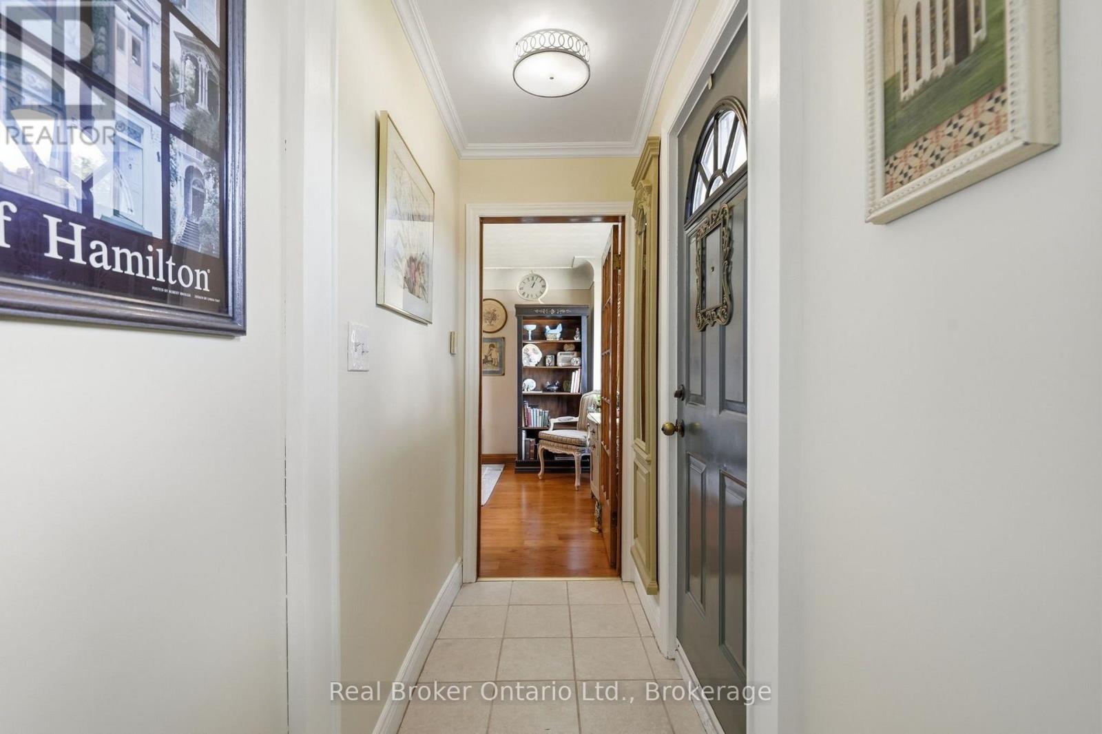 2210 KING STREET E - 4