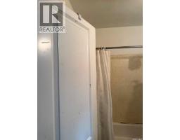 4pc Bathroom - 1627 22nd Street W, Saskatoon, SK S7R0J9 Photo 8