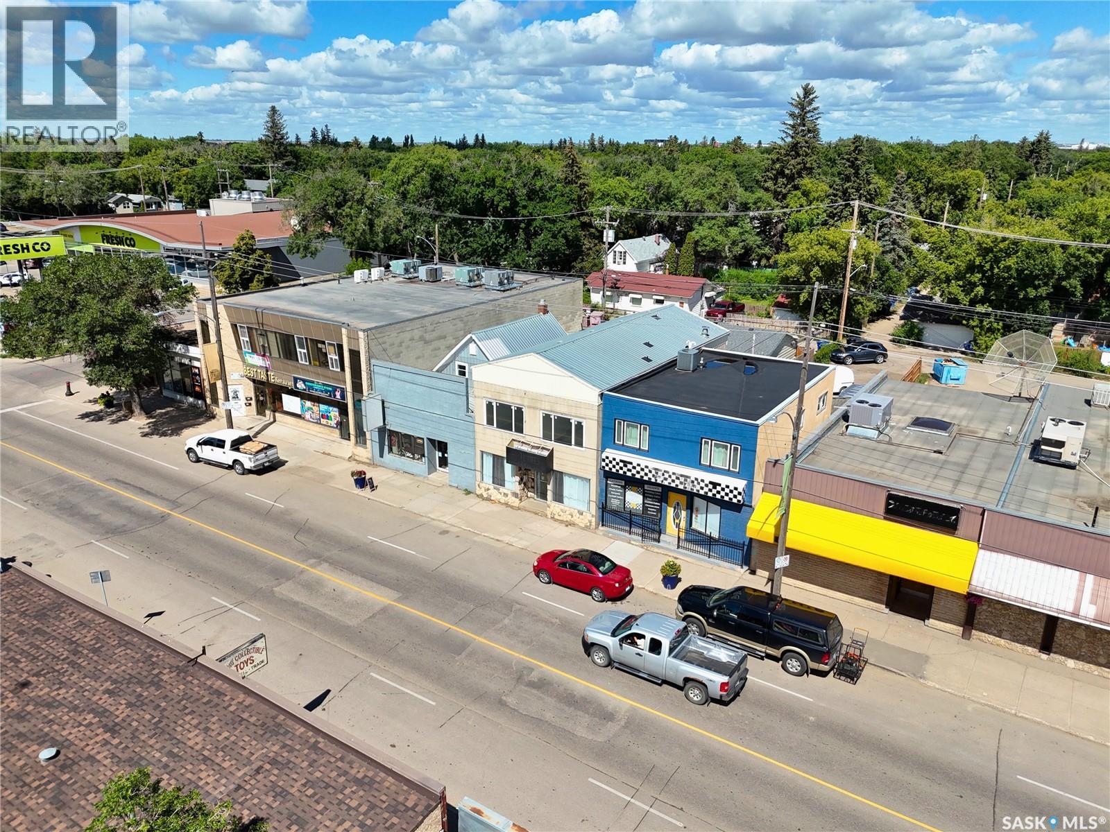 212 33rd STREET W, Saskatoon, Saskatchewan, S7L0V1, Saskatoon, Saskatchewan — photo 3 of 5