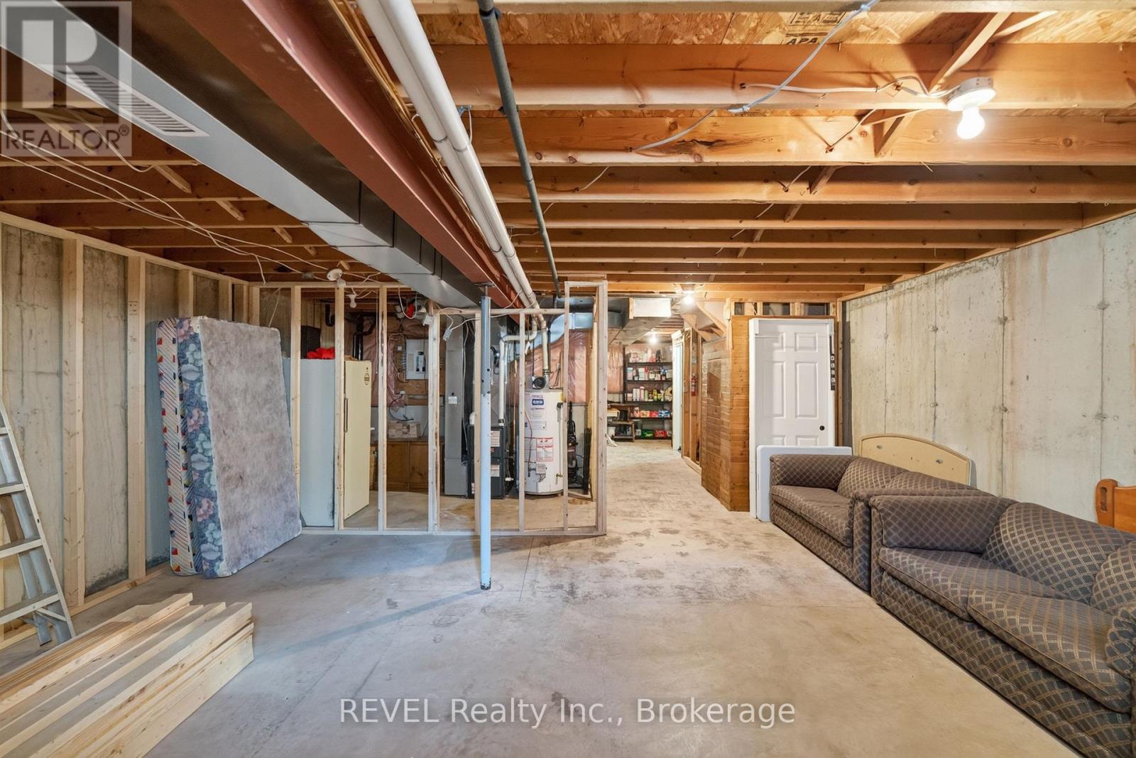 11 ELDERBERRY AVENUE - 32