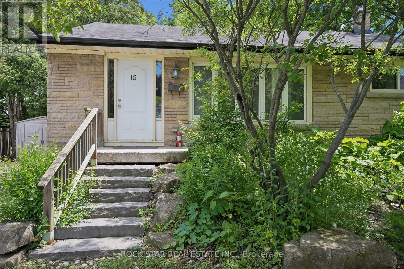Photo of 16 BEAUCOURT Place