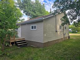417 Epsilon Avenue, Winnipeg Beach, MB R0C3G0 Photo 11