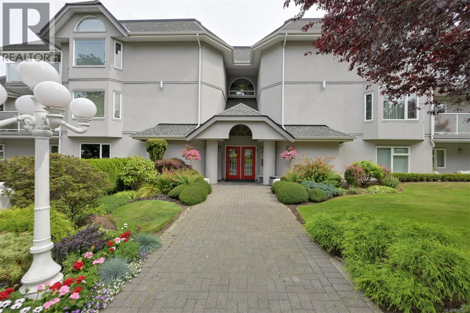 203 1477 Yale Street, Oak Bay