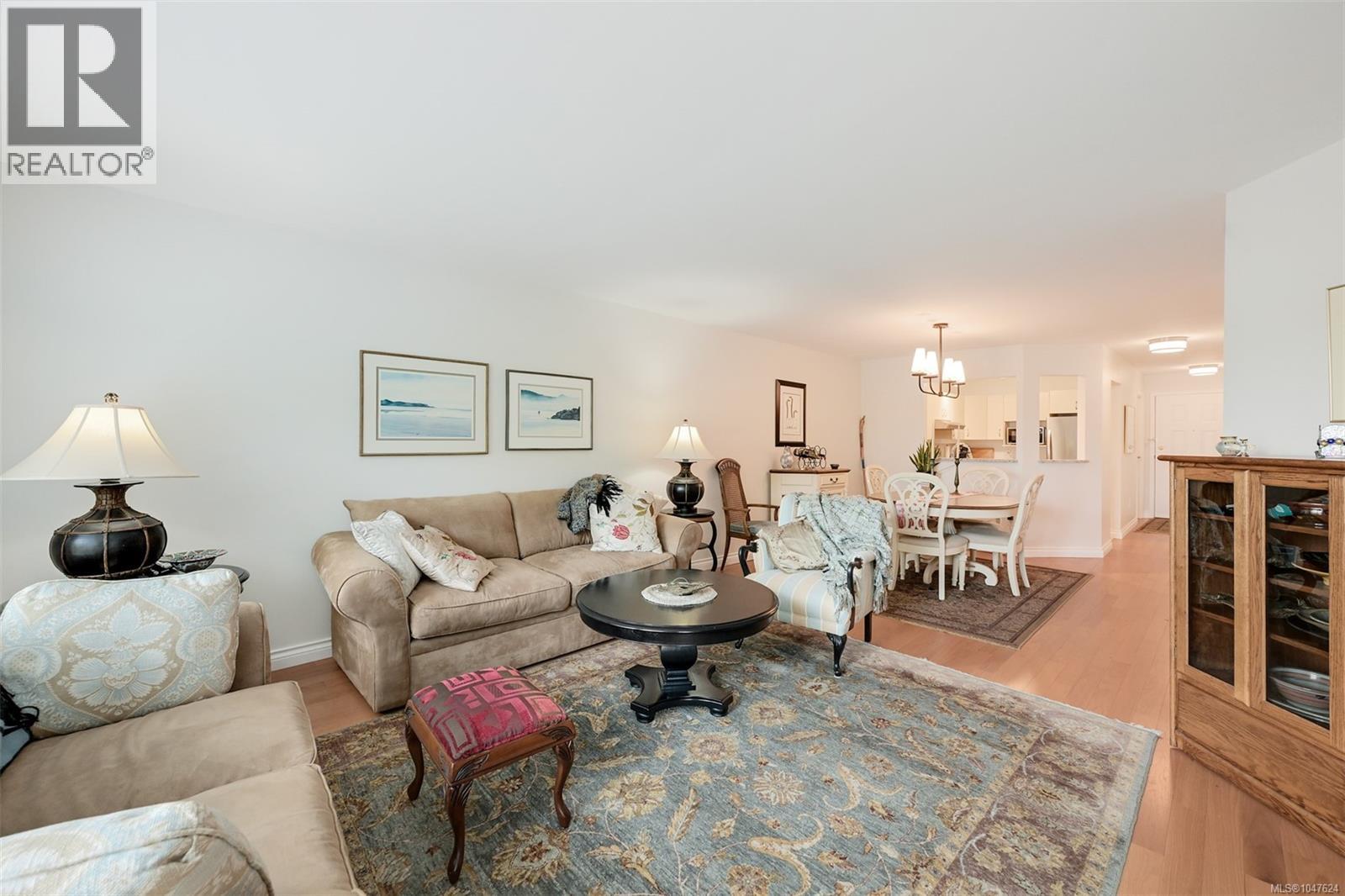 203 1477 Yale Street, Oak Bay
