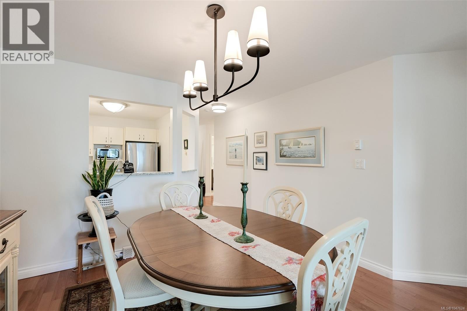 203 1477 Yale Street, Oak Bay