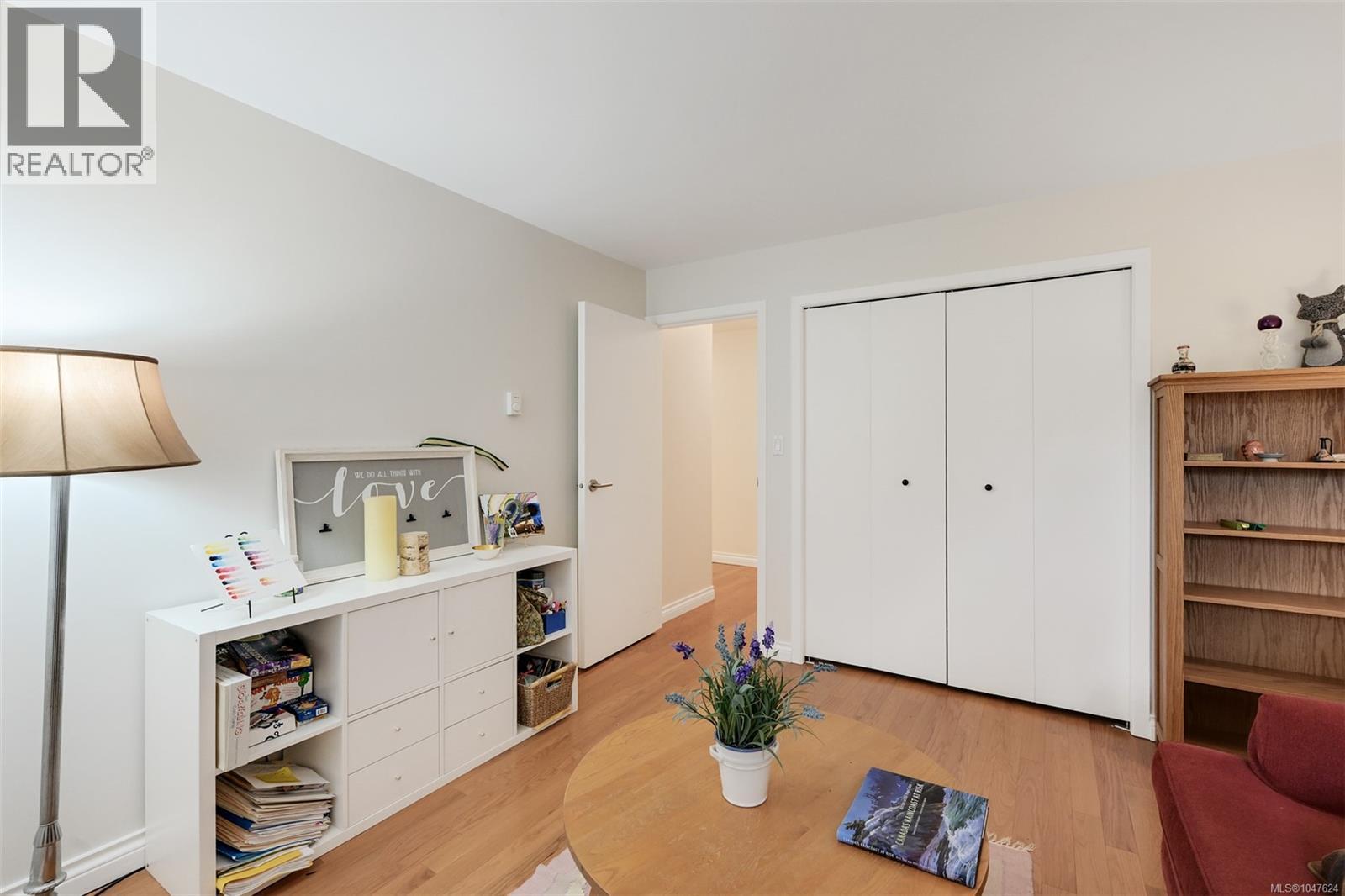 203 1477 Yale Street, Oak Bay