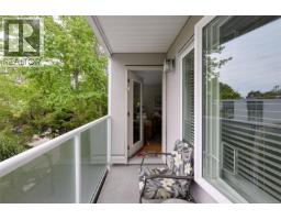 Living room - 203 1477 Yale St, Oak Bay, BC V8S4R3 Photo 10
