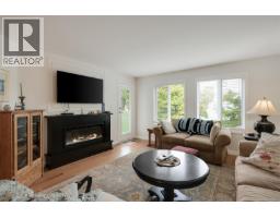 Primary Bedroom - 203 1477 Yale St, Oak Bay, BC V8S4R3 Photo 6