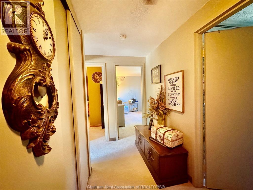60 COPPERFIELD CRESCENT - 8