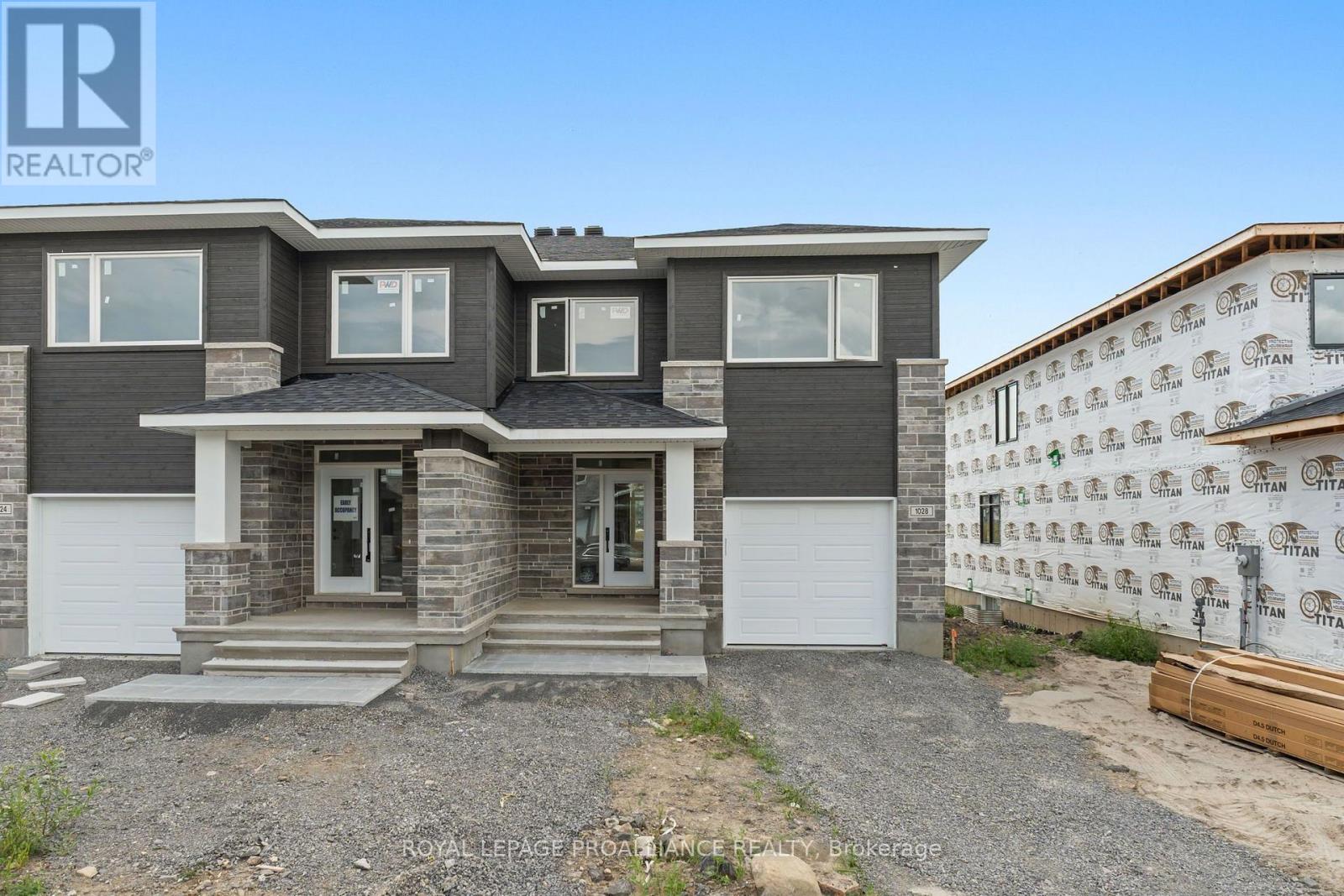 1028 MOORE STREET - 2