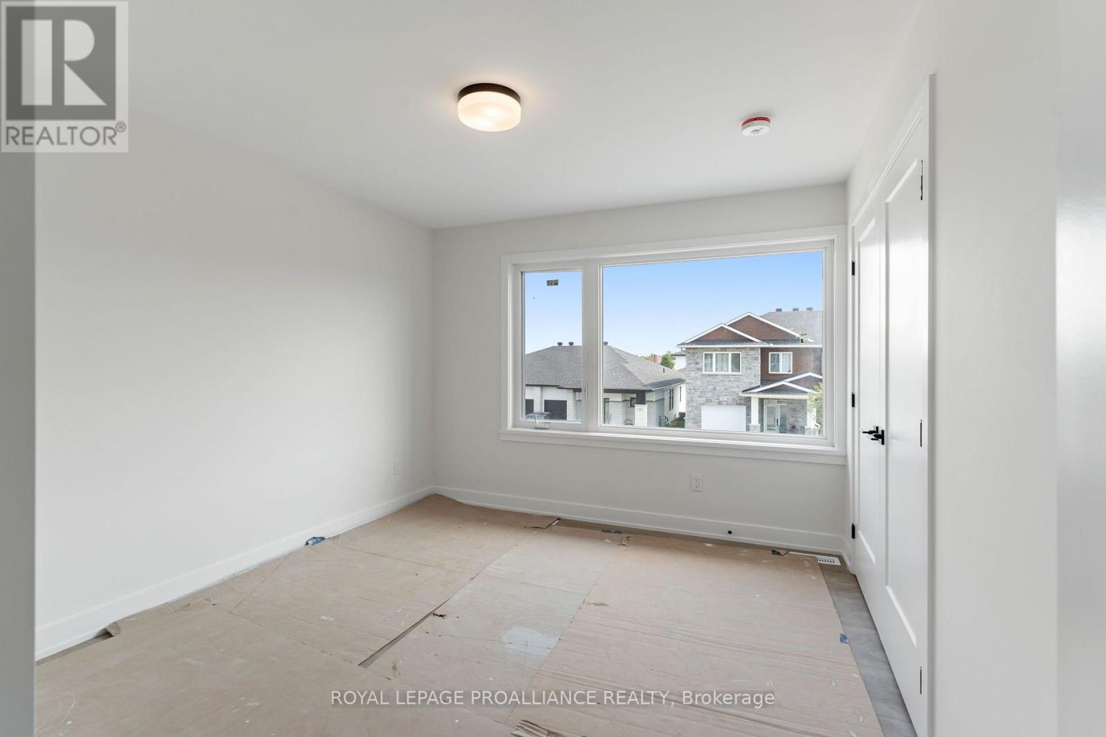 1028 MOORE STREET - 34