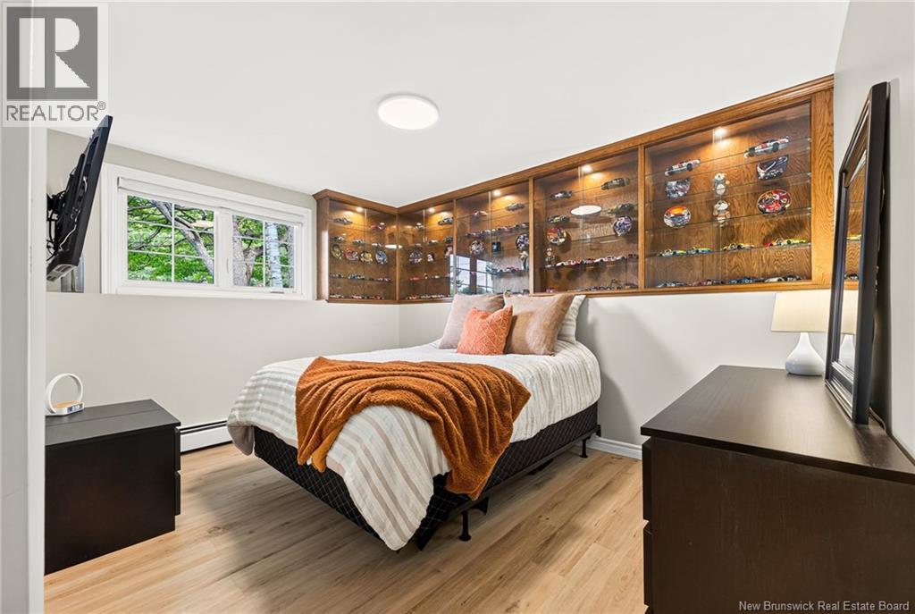 69 Montclair Street - Image 40