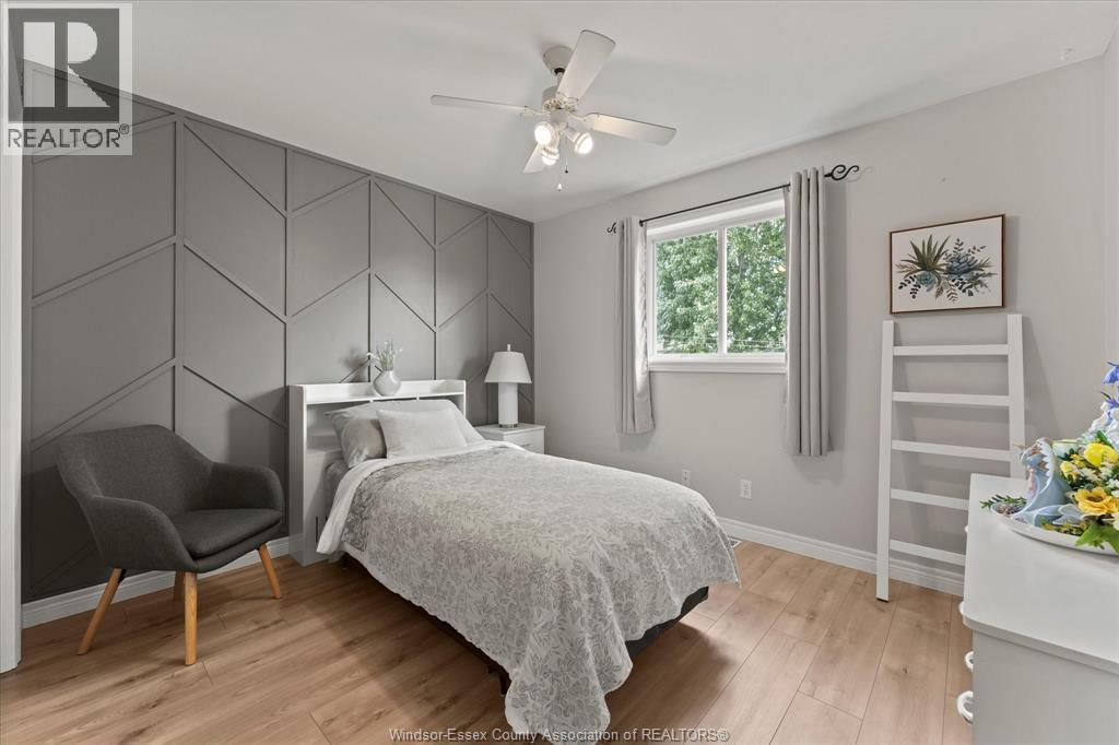 256 ASHWOOD - 19