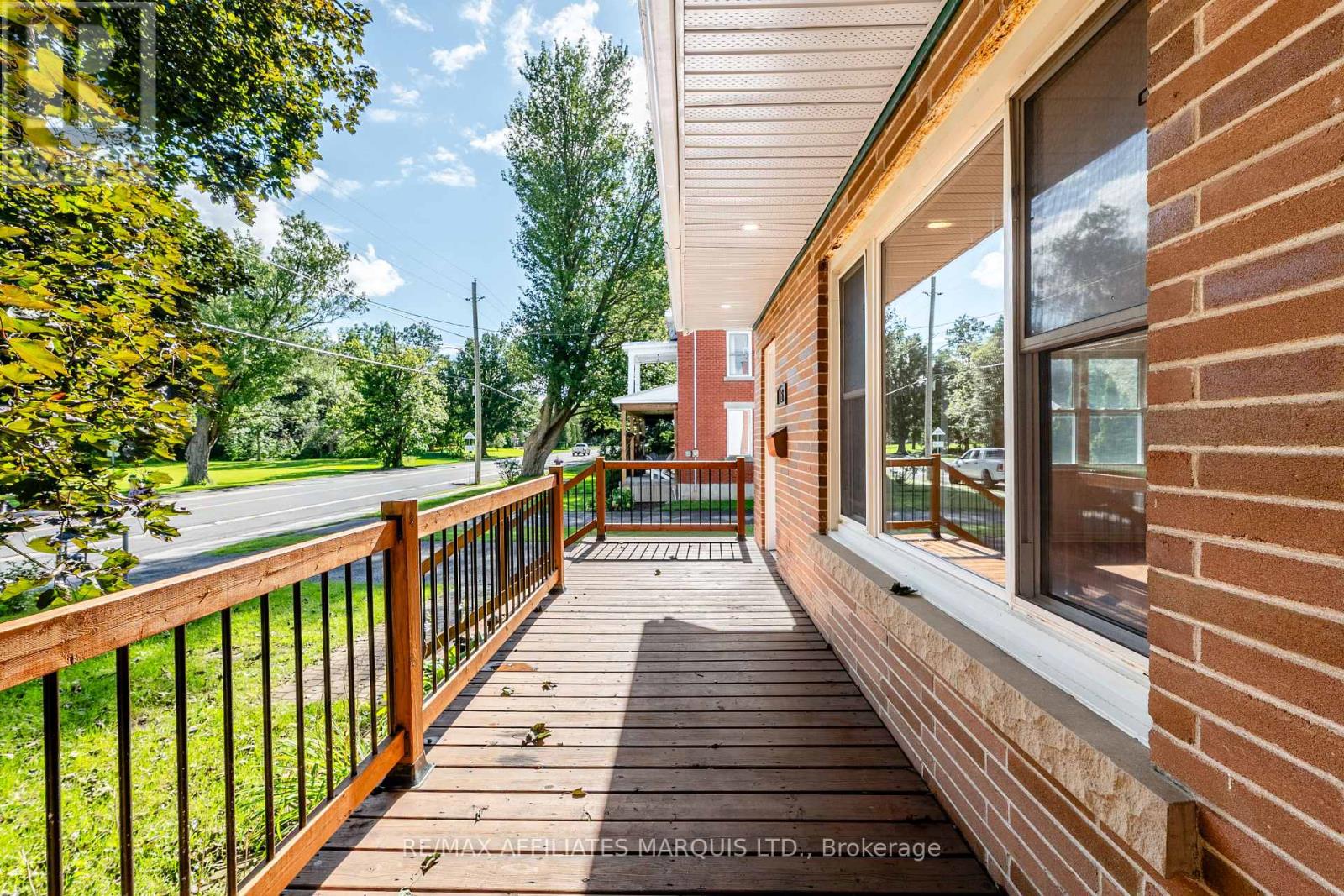 16 FRONT STREET - Image 4