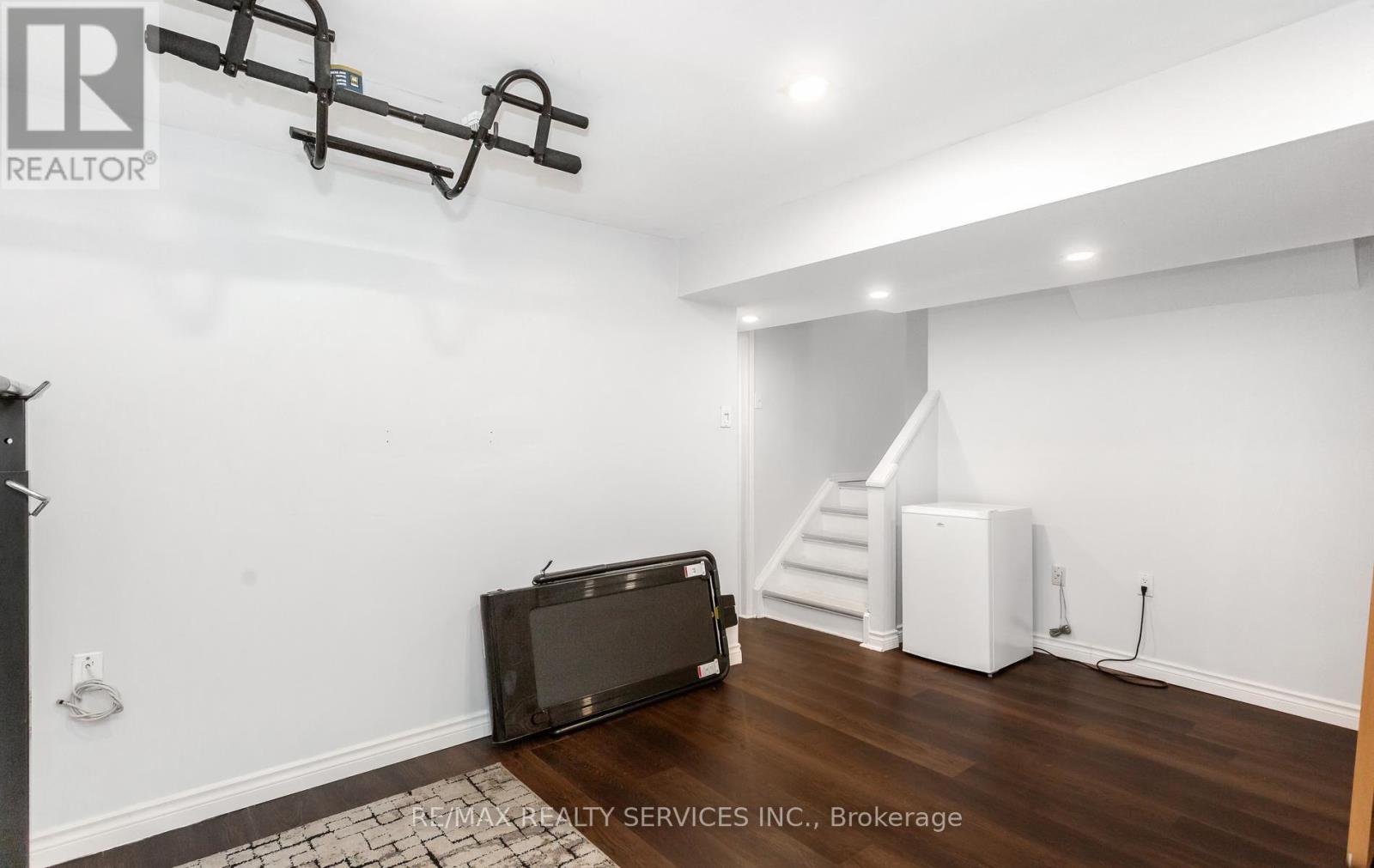 #40 5659 GLEN ERIN DRIVE - Image 32