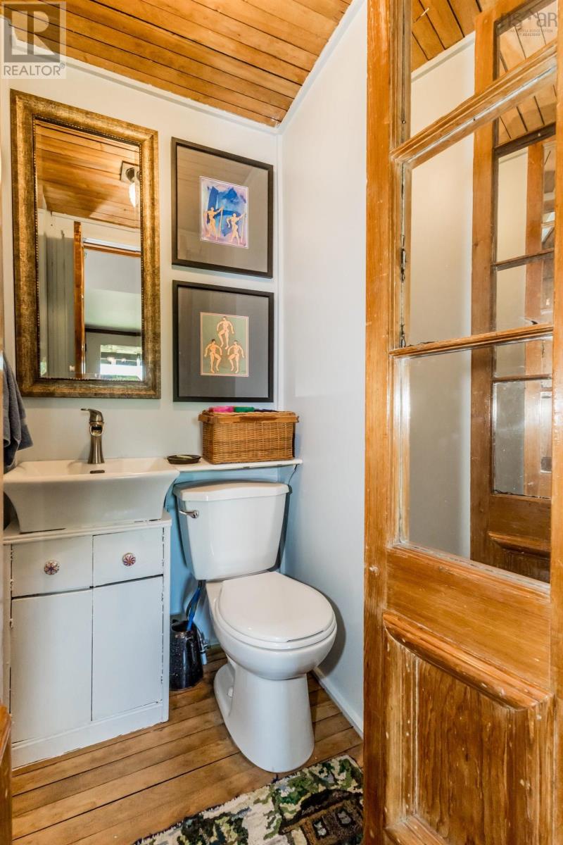 Property 34 of 49 of 2729 Victory Road