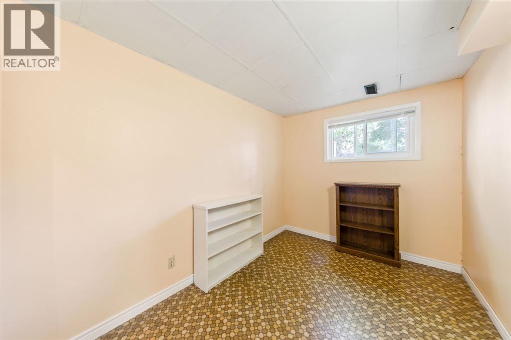 1278 Andrew COURT - 37