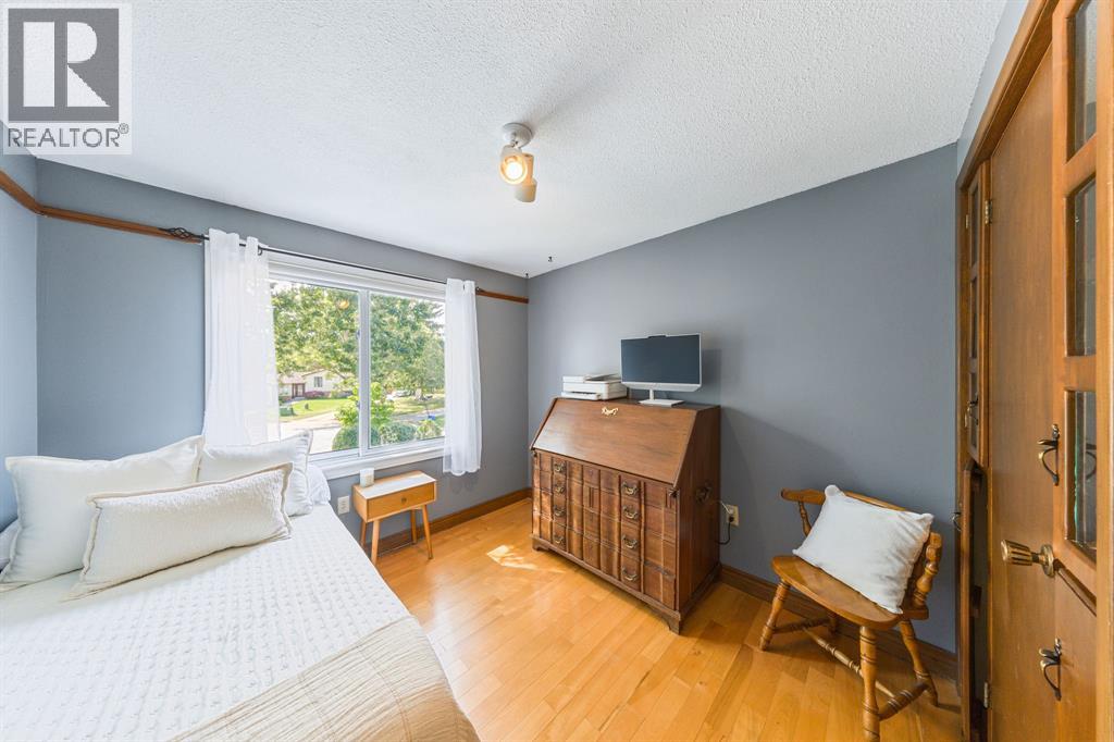 1278 Andrew COURT - Image 26