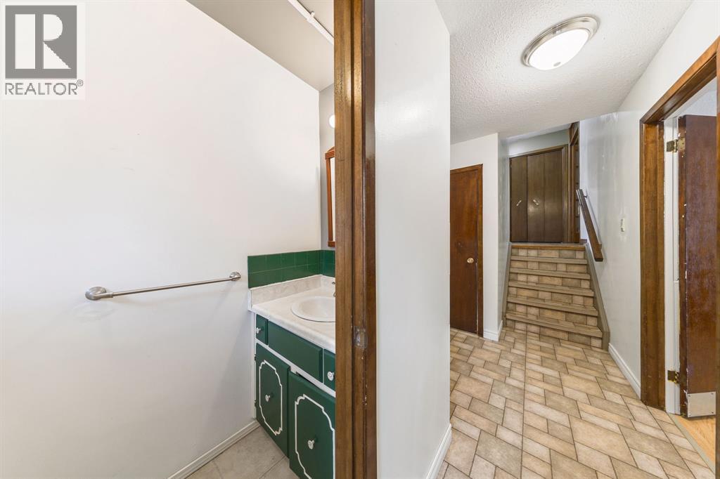 1278 Andrew COURT - Image 32