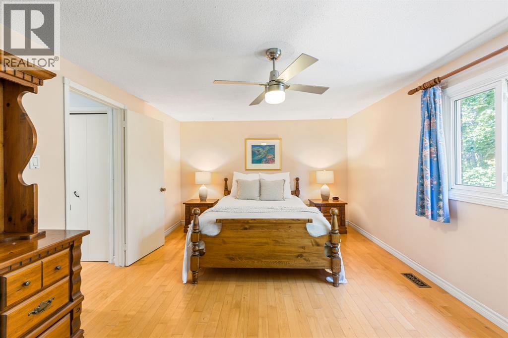 1278 Andrew COURT - 19