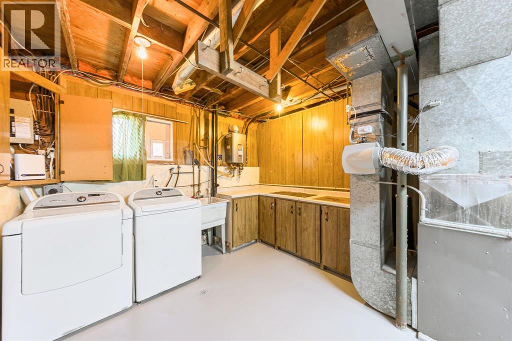 1278 Andrew COURT - Image 40