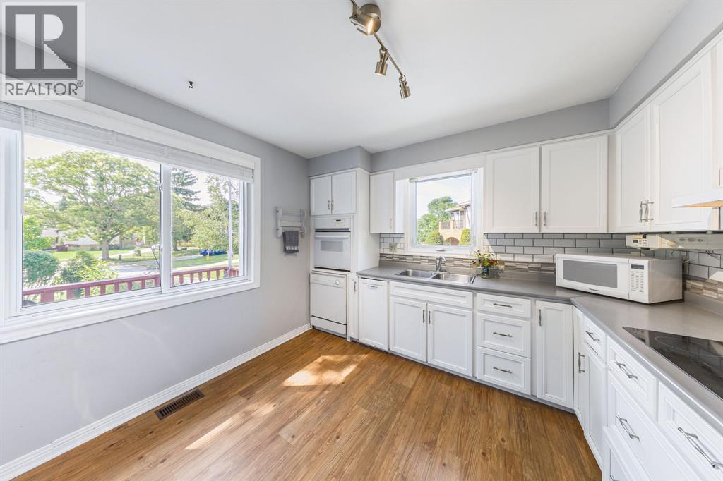 1278 Andrew COURT - 11