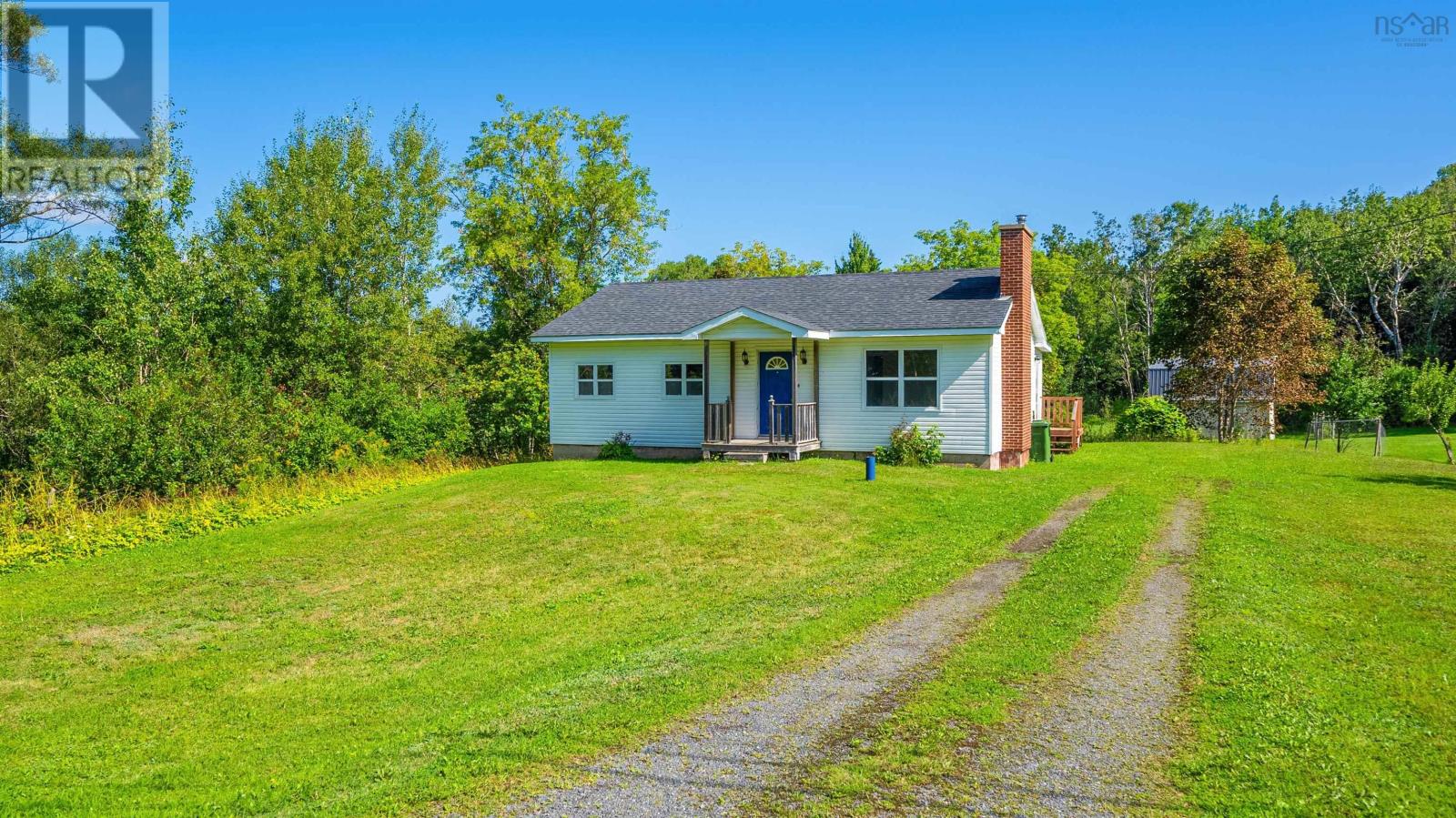 Property photo of 699 Marsh Road