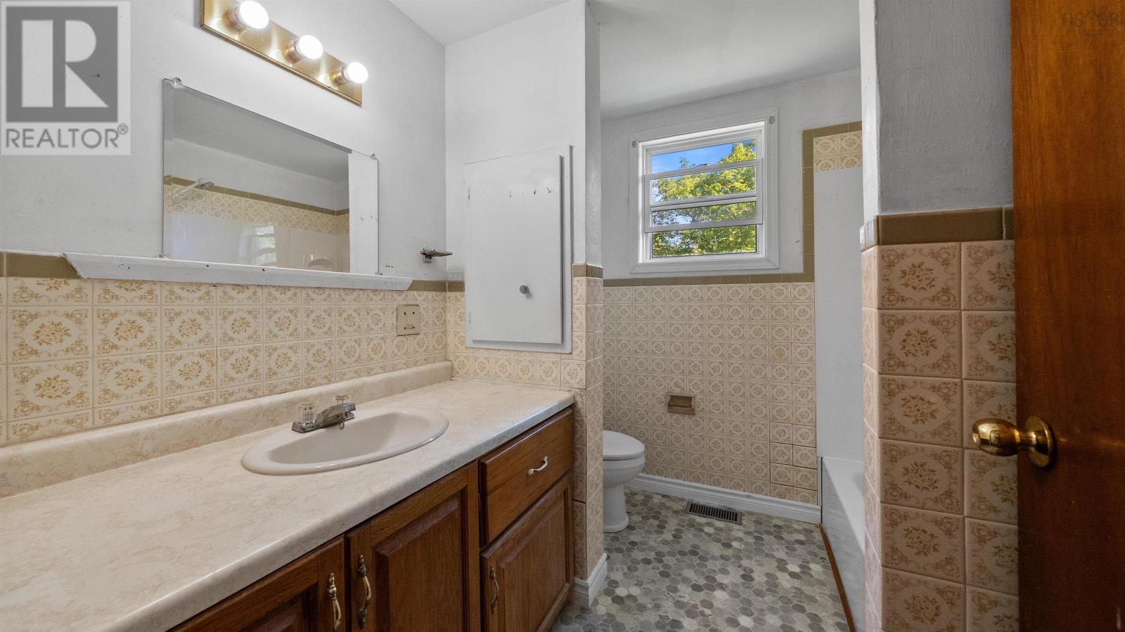Property 21 of 33 of 699 Marsh Road