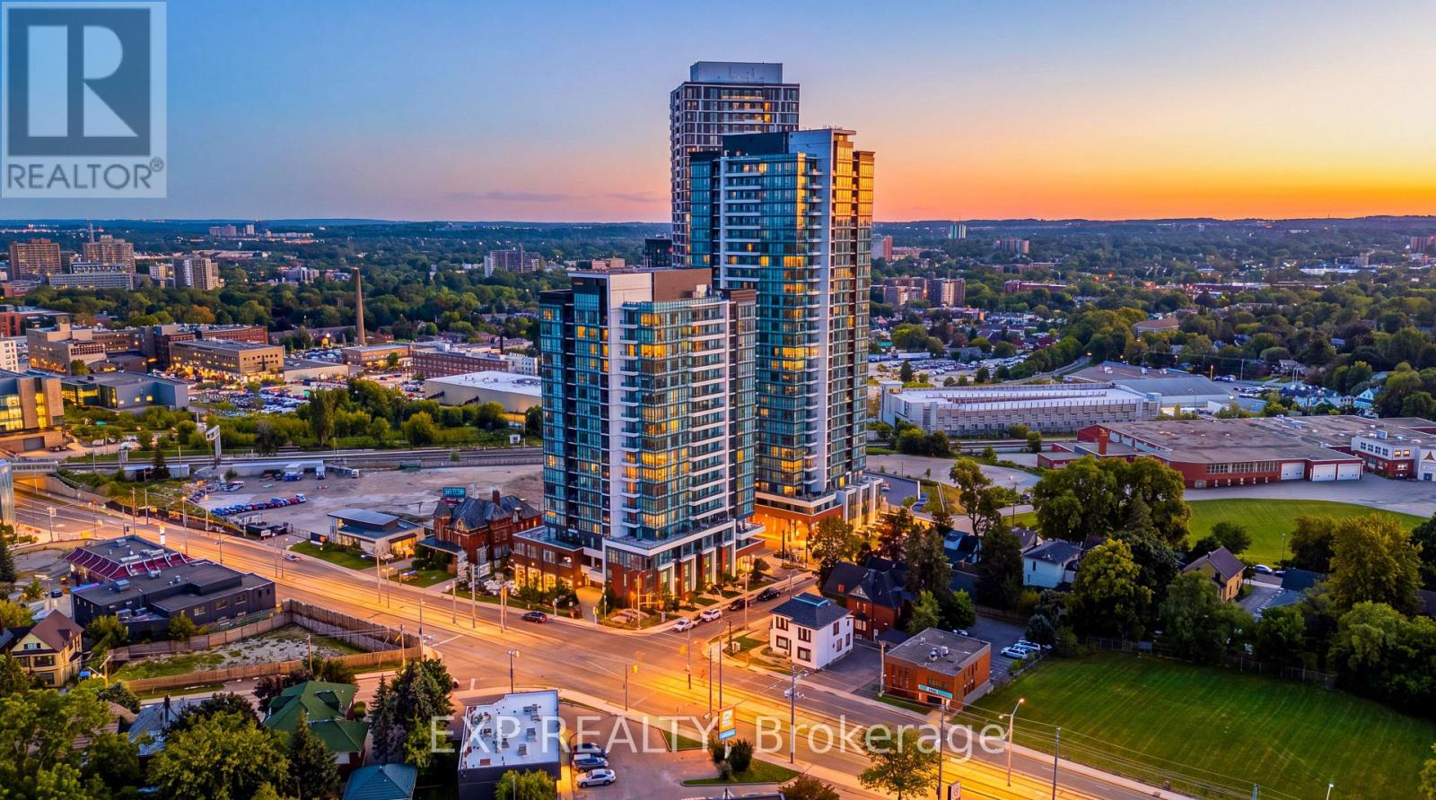 #1011 5 WELLINGTON STREET S - 1