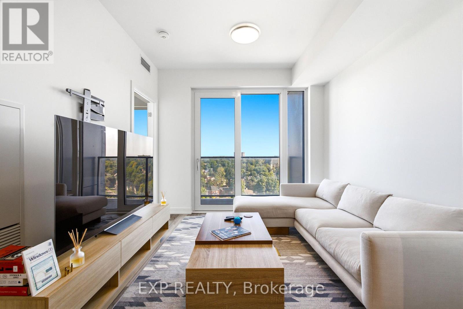 #1011 5 WELLINGTON STREET S - 14