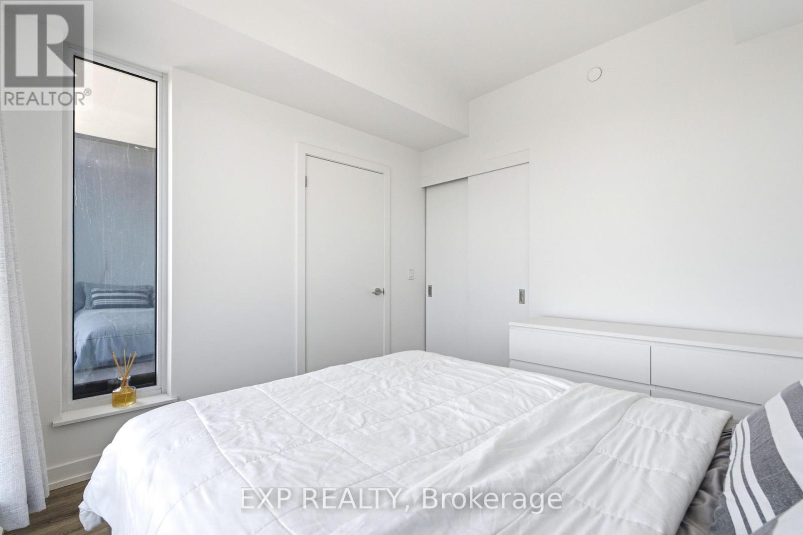 #1011 5 WELLINGTON STREET S - 20