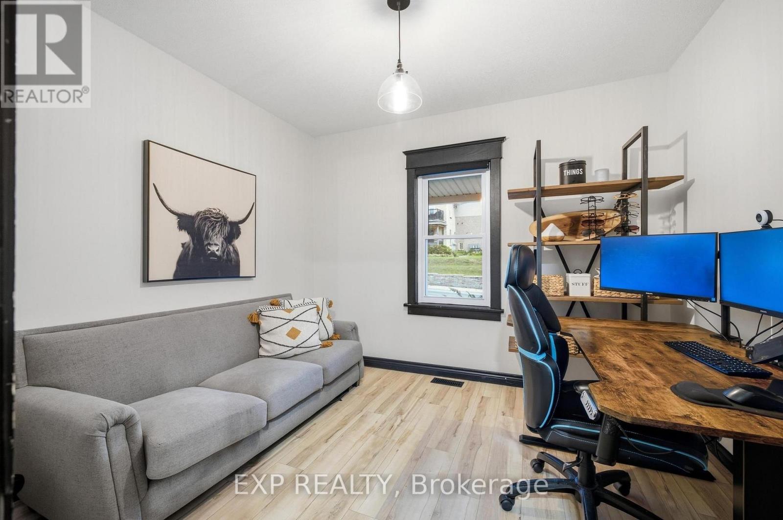 35 ARTHUR STREET N - Image 11