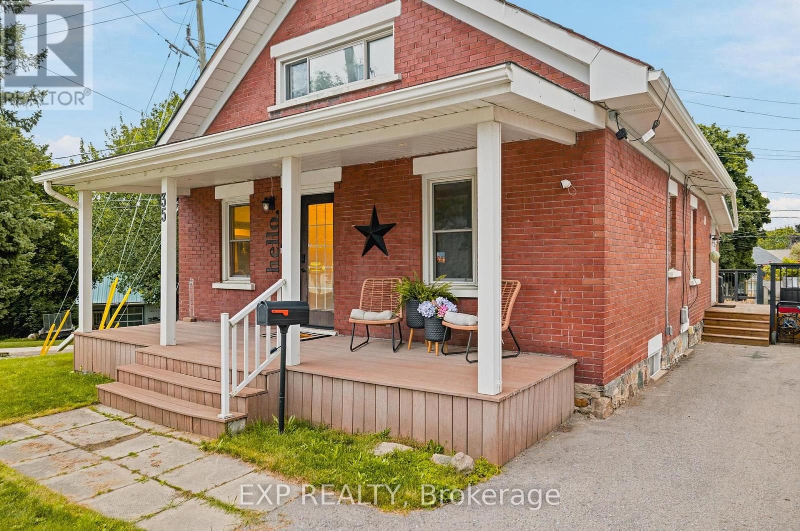 35 ARTHUR STREET N - 28