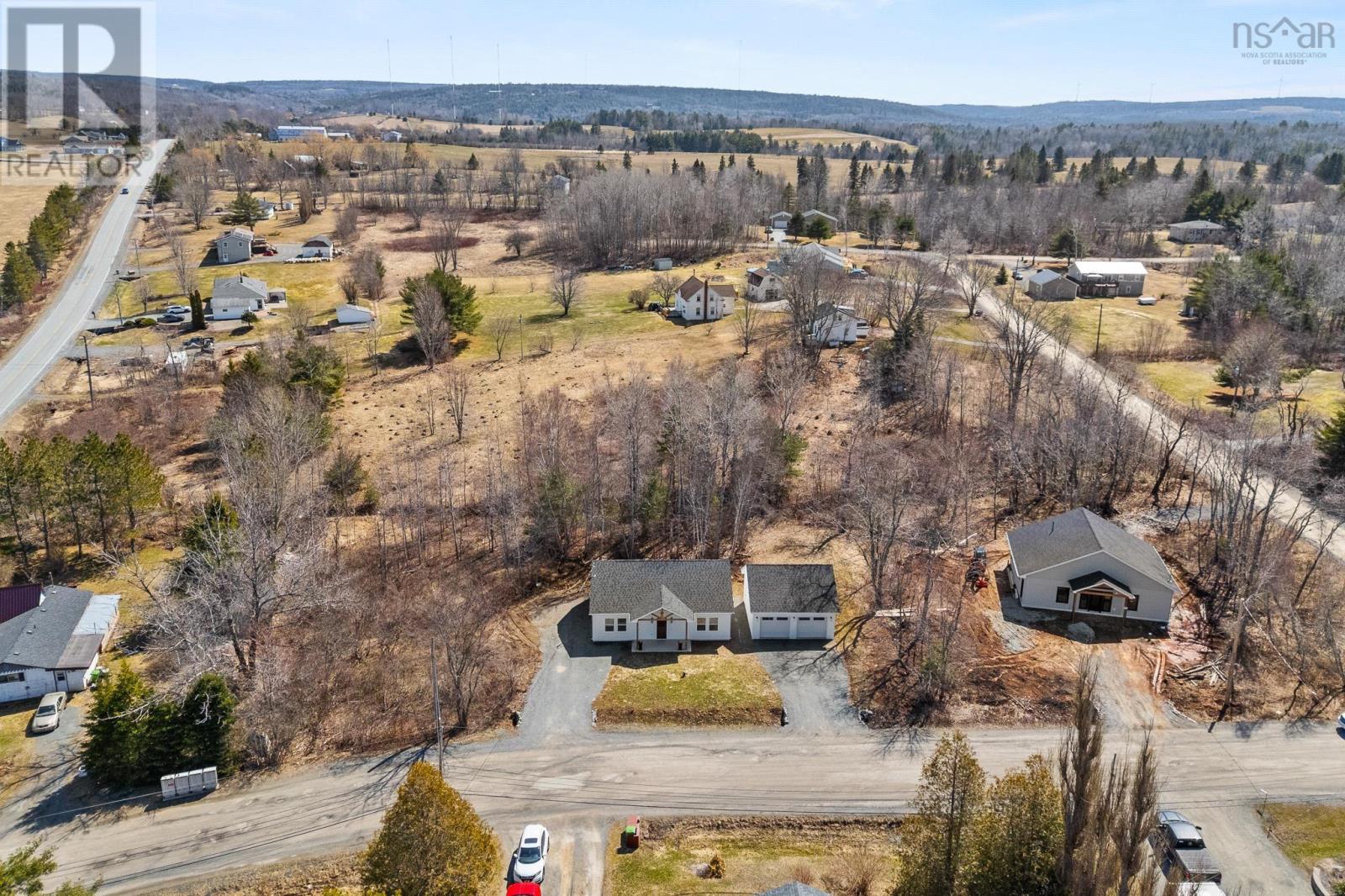 15 Chalet Crescent - 50