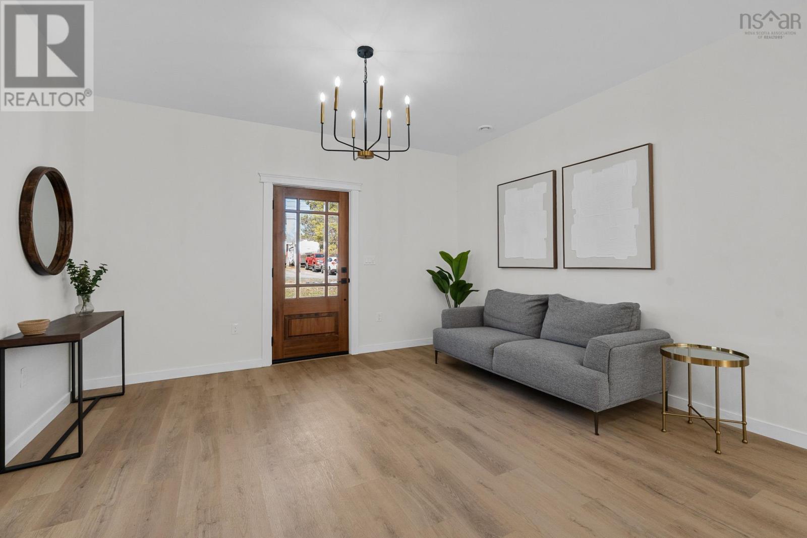 15 Chalet Crescent - 7