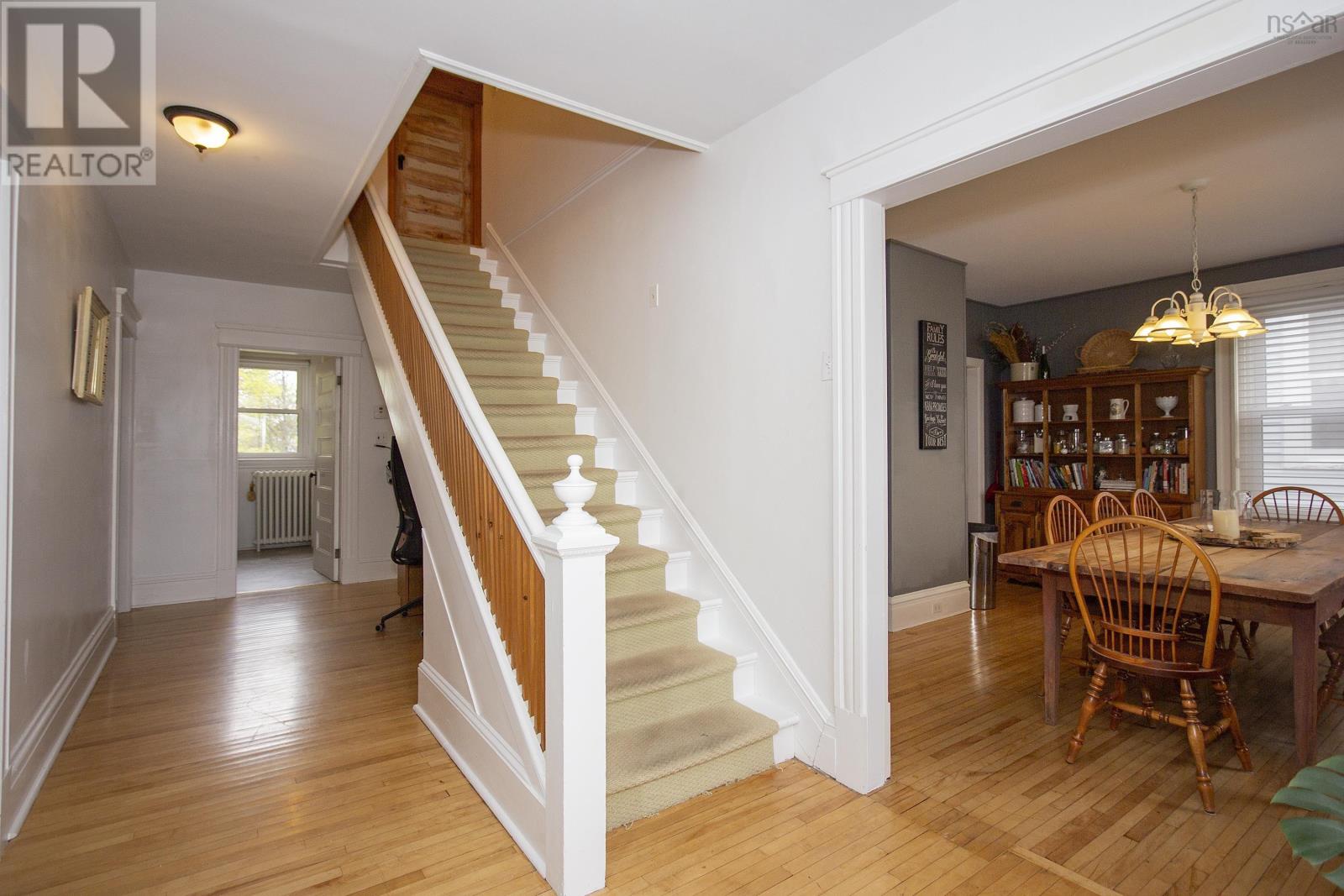 Property 30 of 50 of 159 Victoria Street E