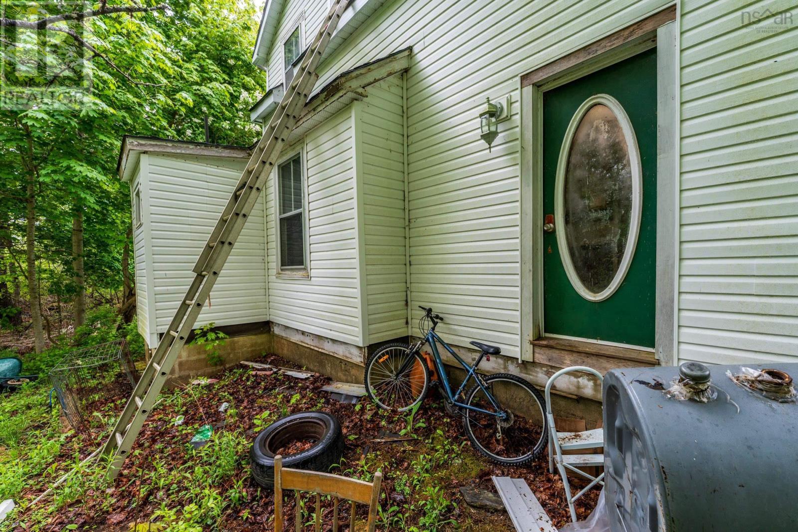 9596 Highway 8 - 26