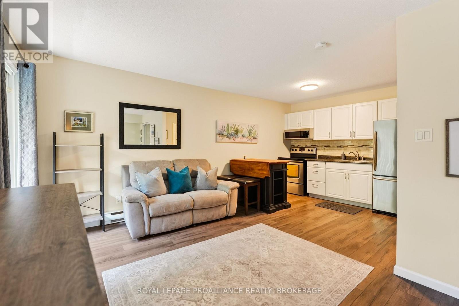 #210 561 ARMSTRONG ROAD - 21