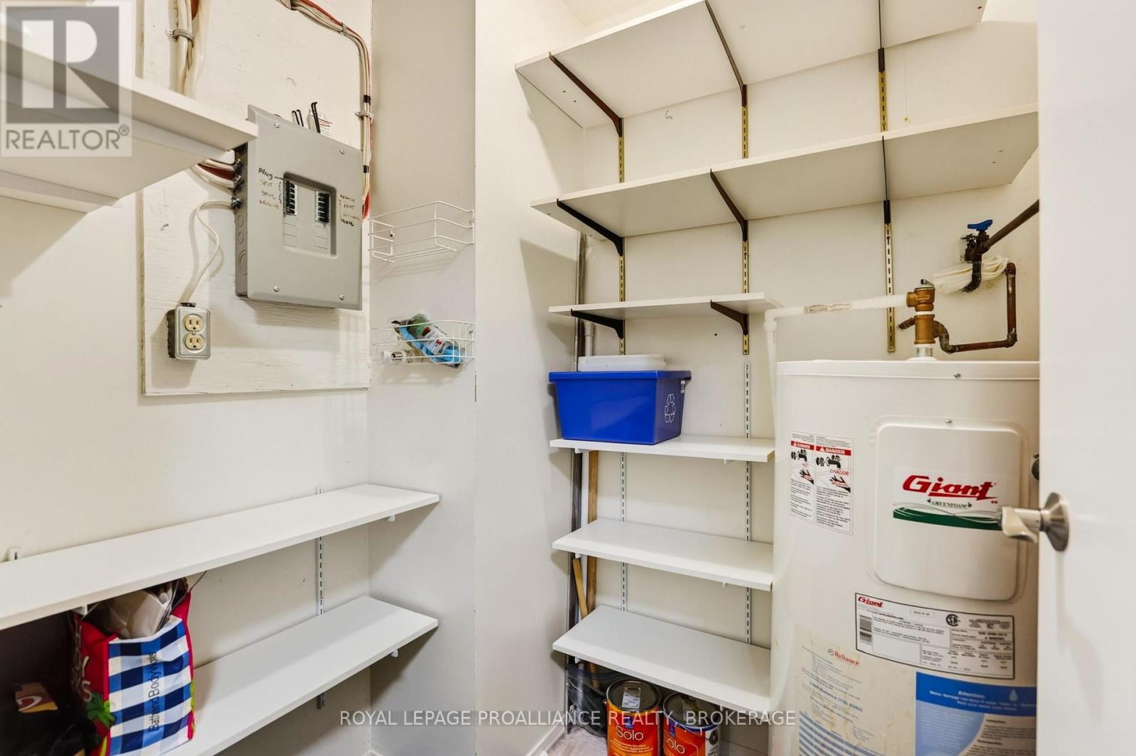 #210 561 ARMSTRONG ROAD - 25