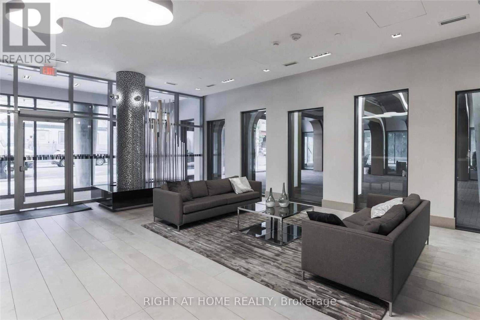 #1623 525 ADELAIDE STREET W - 35