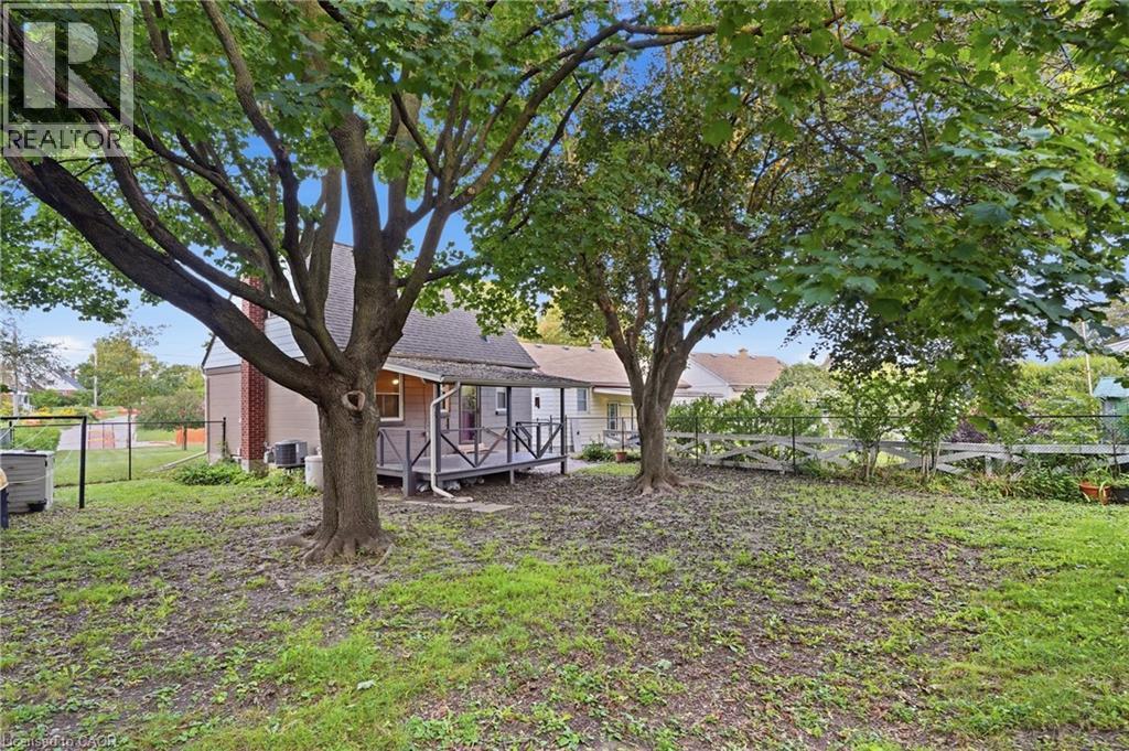 160 LORNE Crescent - Image 11