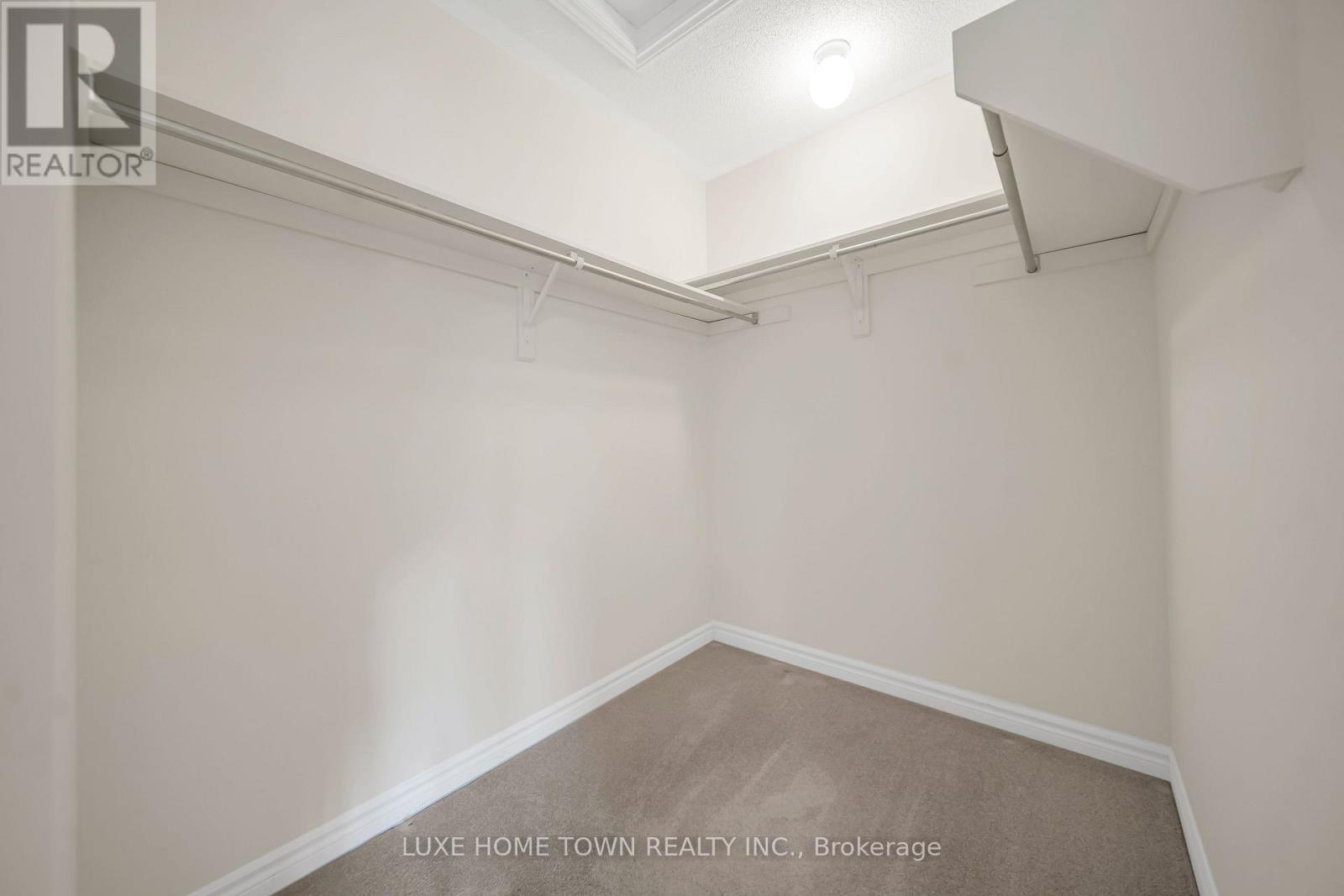 82 PREST WAY - 22